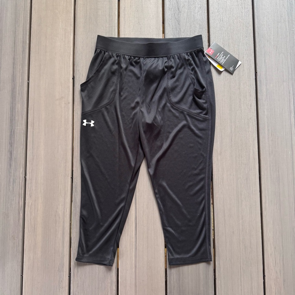 Under Armour‎ NWT Heatgear Youth Girls Black Polyester Capri Pants Size Medium